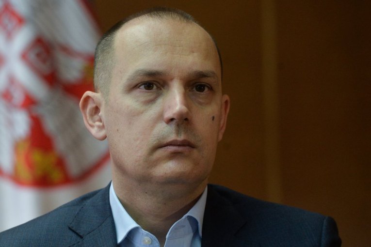 "OVO JE TRAJNA MERA" Ministar Lončar o jeftinijim lekovima: Od danas svi koji dođu u apoteku sa receptom plaćaju znatno manje