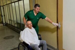 OVO SU SLIKE KURTIJEVE "DEMOKRATIJE" I ODNOSA PREMA SRBIMA! Oglasio se Petar Petković nakon brutalnog iživljavanja tzv. kosovske policije nad Nenadom Raškovićem! (FOTO)