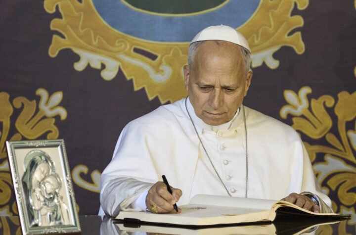 PAPA LAV XIV POTPISAO NOVI USTAV VATIKANA: Promene u vlasti najmanje države na svetu