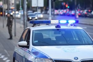 PLJAČKA U RAKOVICI: Obijena pošta, razvaljene prostorije i odnet novac iz kasa