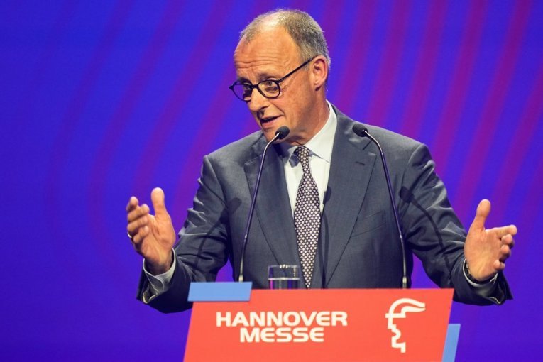 POLITIČKI POTRES! Merc doživeo POTPUNI DEBAKL - ovo su rezultati najnovijeg istraživanja!