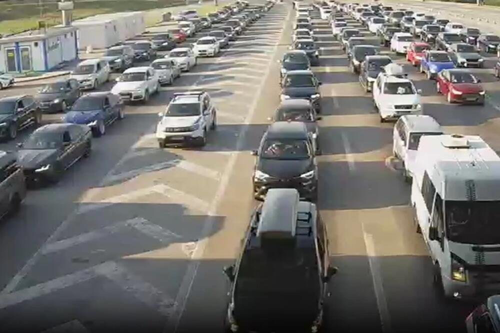 PRELAZAK GRANICE SADA MOŽE DA VAS KOŠTA 300 EVRA! Kolaps na ulazu u Srbiju, vozači čekaju satima, ovo je RAZLOG