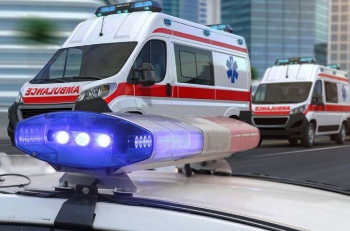 PREVRNUO SE AUTOBUS, IMA MRTVIH! Spasioci kroz prozore izvlače putnike, nekoliko njih LEŽI ISPOD VOZILA!