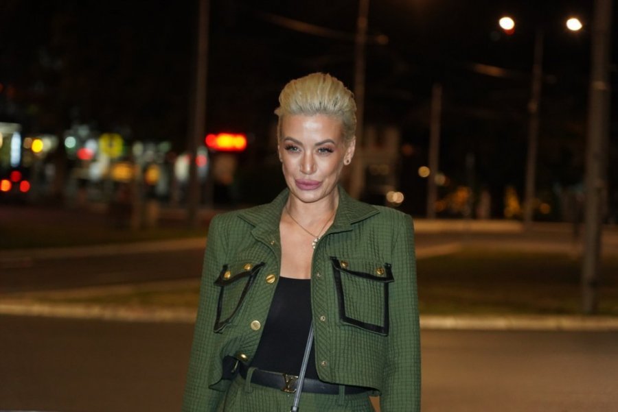 PROMENIO LIČNI OPIS PRED "ELITU 10"! Objava Filipa Cara podigla buru u javnosti, VODITELJKA MORALA DA REAGUJE! (FOTO)