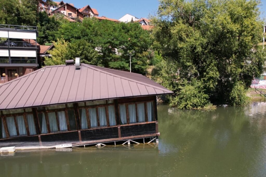 PRVE SLIKE SA MESTA GDE SU IZVUČENA TELA DVA MUŠKARCA U UŽICU: Građani otkrili važan detalj vezan za tu lokaciju!
