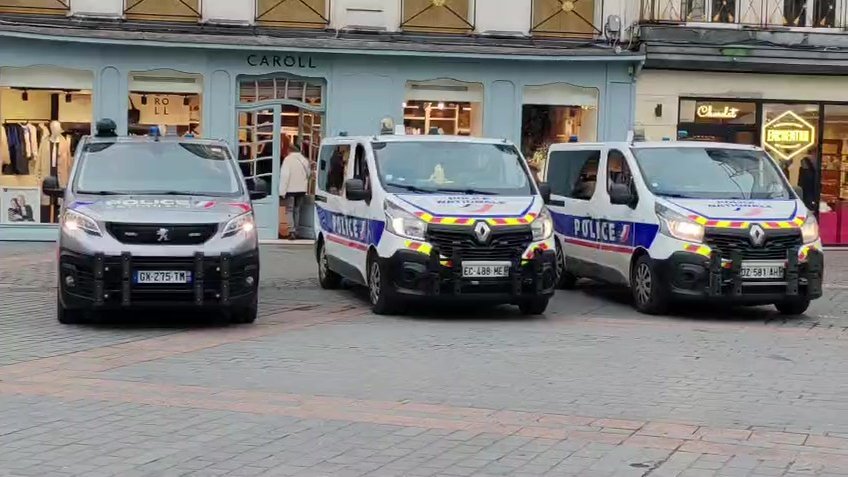 PUCNJAVA NA NARGILA-BAR: Ima MRTVIH i ranjenih - Policija na terenu