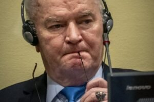 RATKO MLADIĆ NIKADA NIJE BIO U GOREM STANJU! Oglasio se njegov sin: Nije mogao da progovori ni reč tokom posete!
