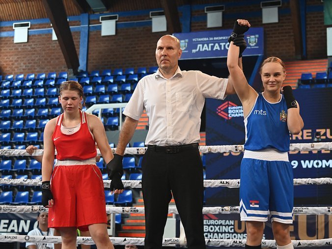 SONJA VUKŠIĆ OBEZBEDILA MEDALJU ZA SRBIJU: Sjajna bokserka plasirala se u polufinale Evropskog prvenstva u Loznici!