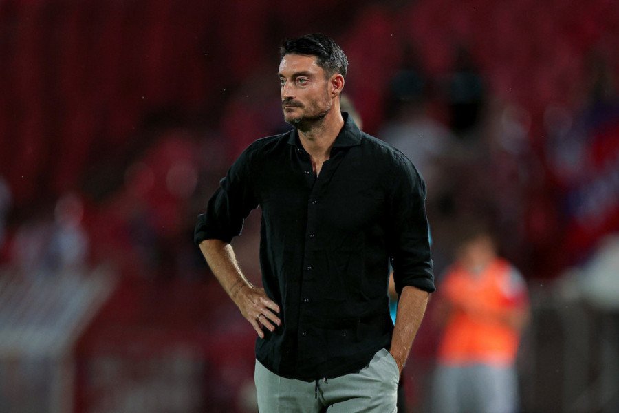SRPKINJE "BALAVE" ZA ALBERTOM RIJEROM: Žene poludele za novim trenerom Crvene zvezde! (FOTO)