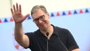 STIŽE ZNAČAJNO POVEĆANJE PENZIJA, PLATA I MINIMALCA! Vučić poručio: Važno je da bude više dece, moramo da mislimo na BUDUĆNOST SRBIJE
