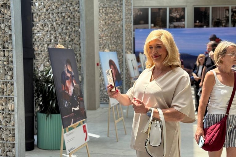 SUZANA MANČIĆ ZABELEŽILA NEVEROVATAN PRIZOR! O snimku iz doma voditeljke BRUJI SRBIJA! (FOTO)