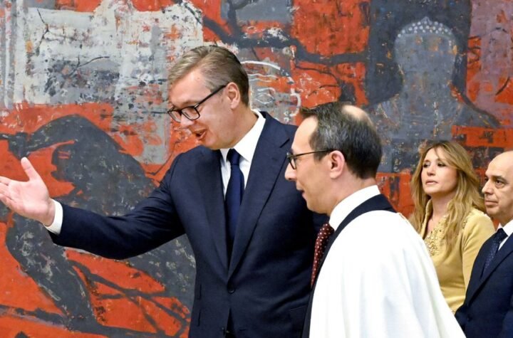 SVEČANOST U PALATI SRBIJA Predsednik Vučić prima akreditive novih 5 ambasadora u Srbiji: Južne Koreje, Alžira, Kazahstana, Nemačke i Austrije