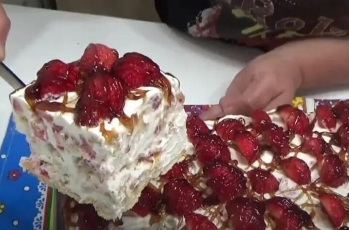 Sladoled kocke sa jagodama se spremaju sa samo 5 sastojaka: Gotove za par minuta, lagane za stomak, sam krem