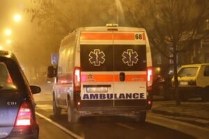 Stravična nesreća kod Arilja: Automobil sleteo u kanal, pa se zapalio!