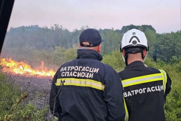 U SRBIJI AKTIVNO ČAK 25 POŽARA! Borba sa stihijom na Stolovima nepromenjena, vatrogasci se spremaju za KONAČNI OBRAČUN