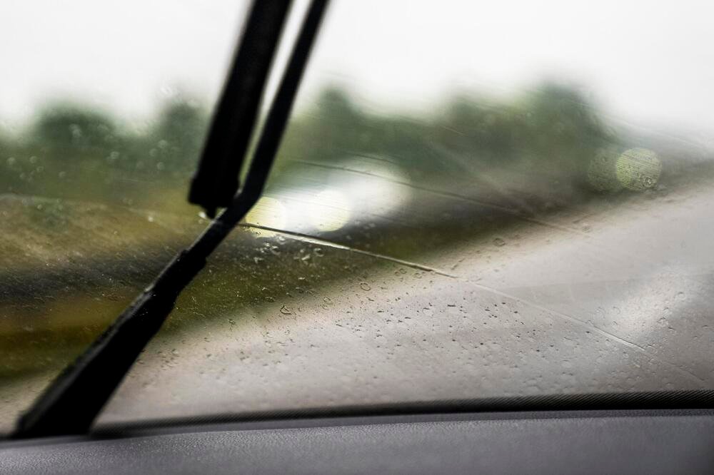 U automobilu vam je kao u rerni? Ova nova caka na šoferki rashlađuje kabinu pre nego što uđete