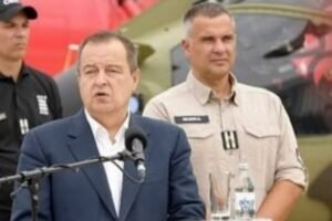 "UMORNI SU, ALI NEĆE STATI DOK IMA VATRE": Oglasio se Dačić i pohvalio borbu vatrogasaca sa stihijom