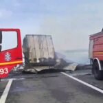 VELIKI POŽAR KOD ŠAPCA: Izgorelo 20 vozila, vatra nastavila da se širi (FOTO)