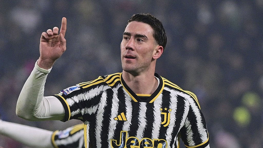 VLAHOVIĆ STIŽE U MADRID? Srpski golgeter pred velikim transferom karijere, sve zavisi od jednog uslova