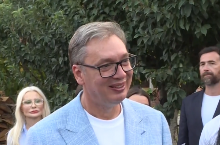 VUČIĆ SUTRA U ŠAPCU! Svečano otvara fabriku robota!