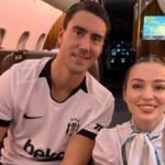 ZBOG NJEGA JE PREKRŠILA SVAKO PRAVILO! Detalji iz aviona sa Dušanom Vlahovićem: Atraktivna stjuardesa priznala šta se dešavalo iza zatvorenih vrata!