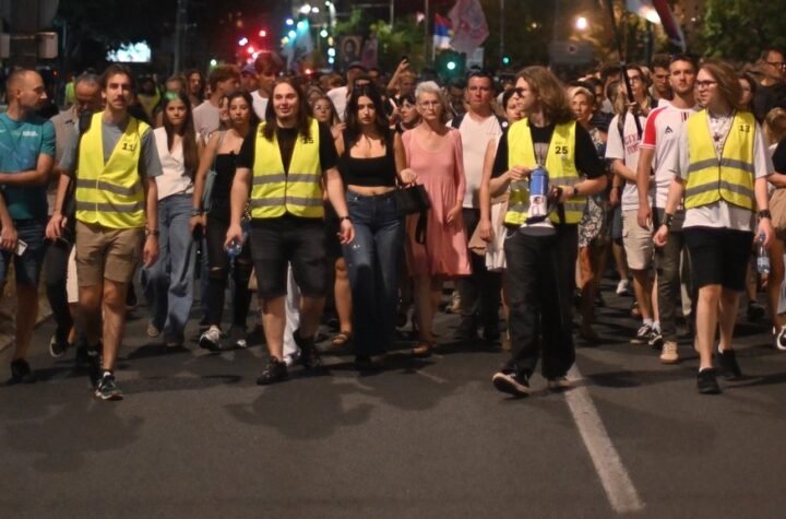 BIZARNO: Smrt bakama i dekama, to je ono sto nudi Pajtićeva studentsko blokaderska lista