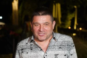 "BUBREG MI JE POTPUNO ISTRULIO!" Baja Mali Knindža jedva izvukao ŽIVU GLAVU: Pogrešno su ga lečili, otac davao poslednji dinar za SPAS!