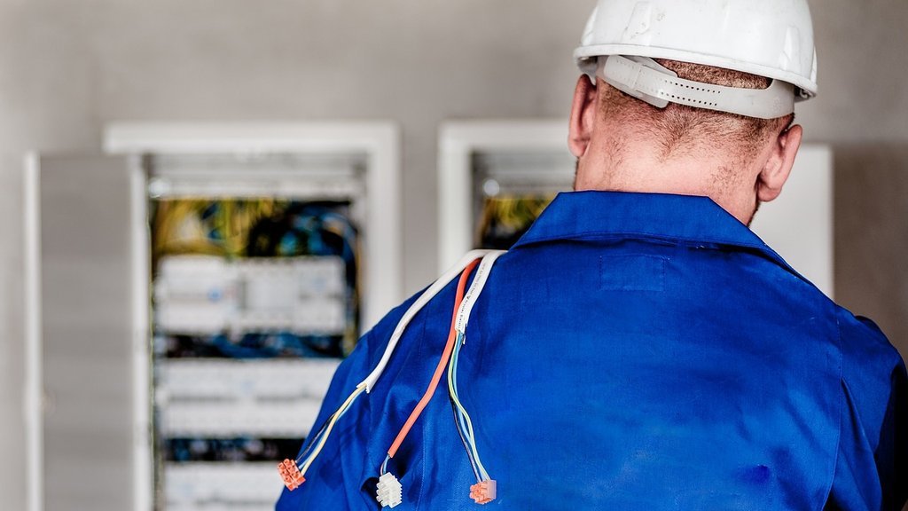 DELOVI BEOGRADA I DANAS BEZ STRUJE! Elektrodistribucija objavila spisak isključenja u dve opštine