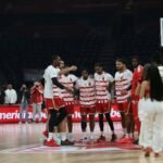 ĐOKOVIĆ U ARENI! Teniski GOAT uživo gleda Zvezdu protiv Žalgirisa! Obukao moćnu majicu, dočekan ovacijama! (FOTO)