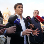 DOSTA PREVARA! Brnabićeva odbrusila Stefanu Simiću: Deca koja trpe nasilje jer su "ćacad" počinila koji zločin - htela su da idu u školu?