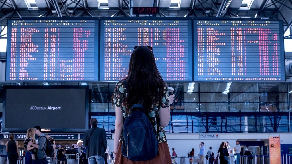 DRAMA NA BRISELSKOM AERODROMU! Letelica se pojavila, pa nestala posle 30 minuta: Avio-saobraćaj bio poremećen na pola sata