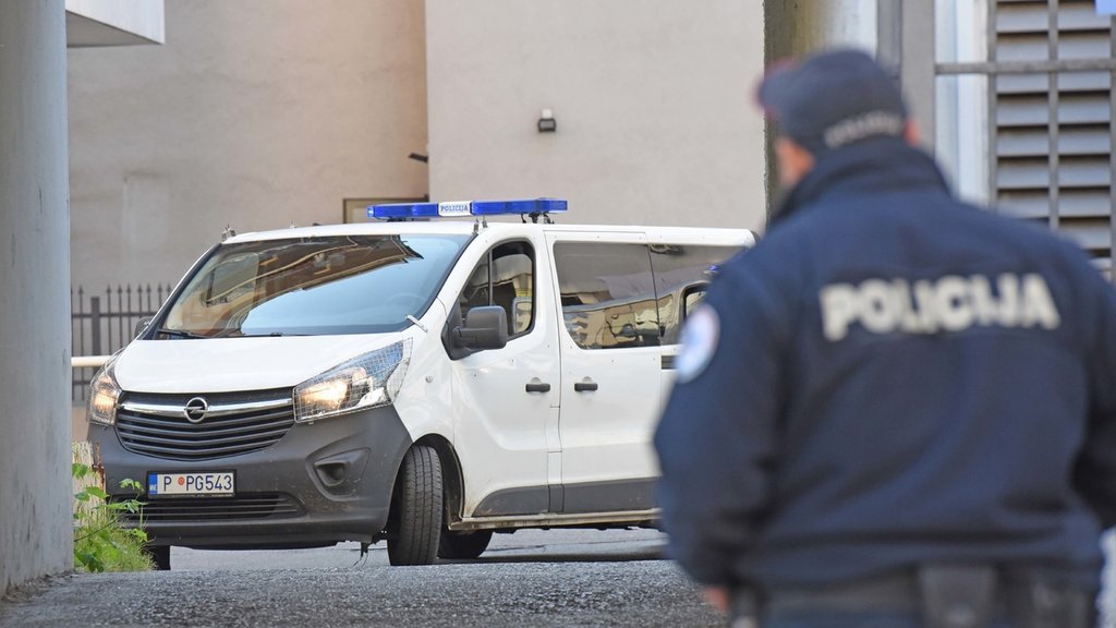 DRAMA U NIKŠIĆU: Pretio supruzi pred decom, a onda je policija pronašla oružje i municiju