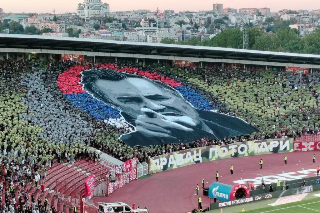 Delije na spektakularan način odale počast Ratku Mladiću!