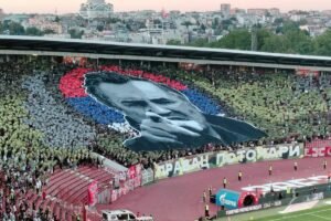 Delije na spektakularan način odale počast Ratku Mladiću!