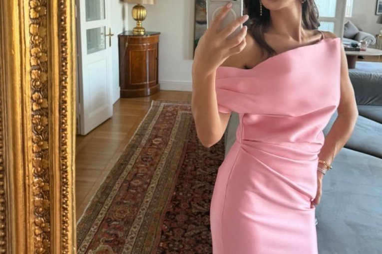 EVO GDE ŽIVI EMINA JAHOVIĆ SA DECOM! Pevačica pokazala STAN OD MILION EVRA, a bori se sa problemom koji imaju OBIČNI SMRTNICI! (GALERIJA)