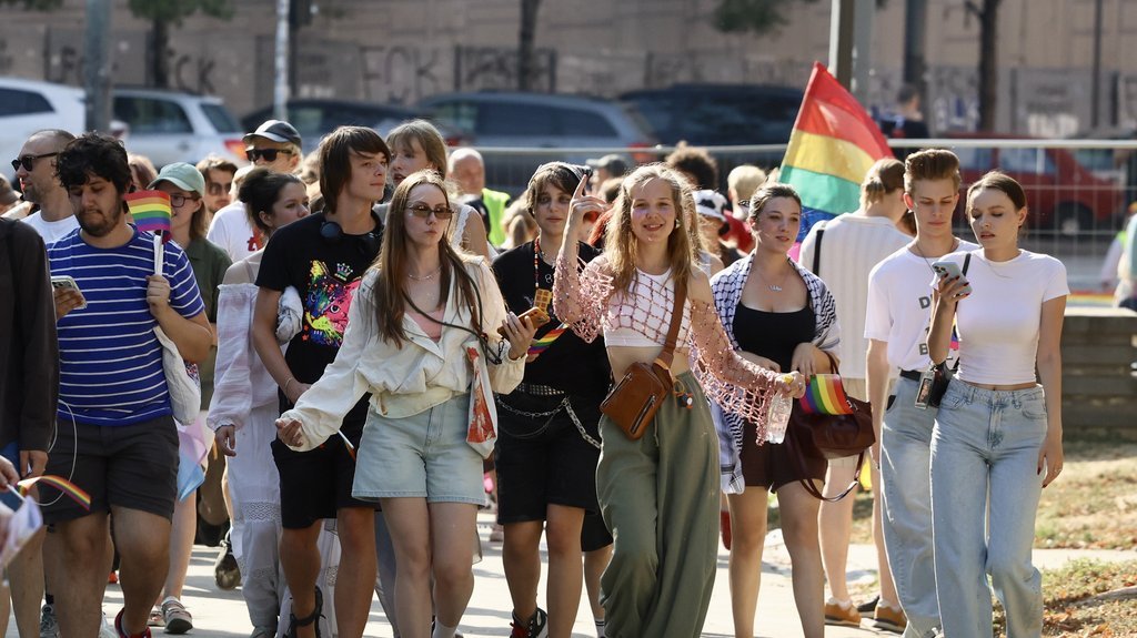 Glavni transparent na Gej paradi - Studenti pobeđuju