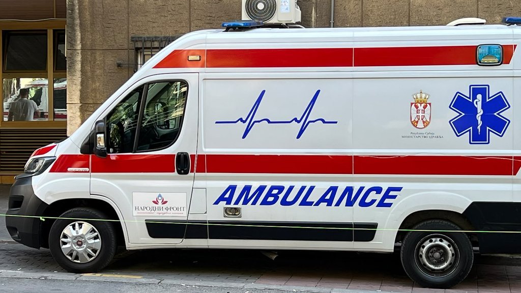 HITNA NA NOGAMA NOĆU KOLIKO I DANJU: Kragujevčane kosio stomačni virus, a VISOK pritisak ih mučio 24 sata, DUPLIRANE INTERVENCIJE NA JAVNOM MESTU