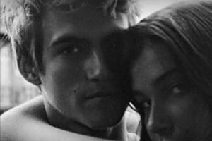ISPLIVALE PRIVATNE SLIKE SINA SINDI KRAFORD I BIVŠE DEVOJKE! Obratila mu se posle smrti, potresno