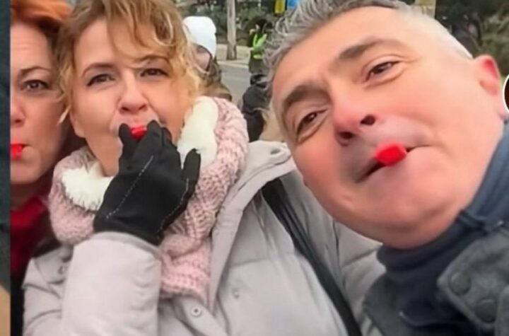 ISPLIVALE "TAJNE" VEZE NOSIOCA BLOKADERSKE LISTE (FOTO)