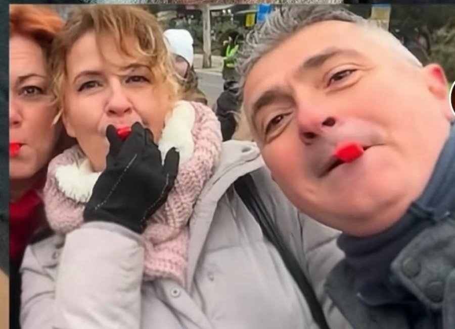 ISPLIVALE "TAJNE" VEZE NOSIOCA BLOKADERSKE LISTE (FOTO)