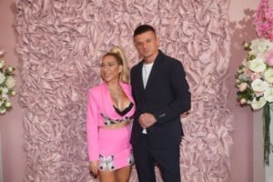 JOVANA JEREMIĆ I TIGAR SE DOHVATILI USRED EMISIJE, NISU SHVATILI DA JE SVE USNIMLJENO! Klip srušio internet, šta li je tek u SPAVAĆOJ SOBI?!