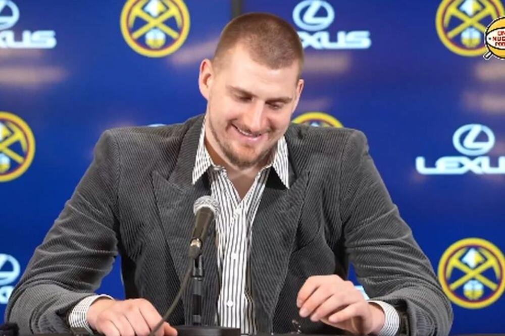 Jokić otkrio ko mu je najveći kritičar: "Mi na poluvremenu, gubimo, a on mi šalje poruku i kaže..."