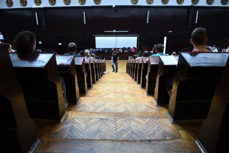 KONKURS TRAJE DO KRAJA SEPTEMBRA: Počele prijave za učeničke stipendije