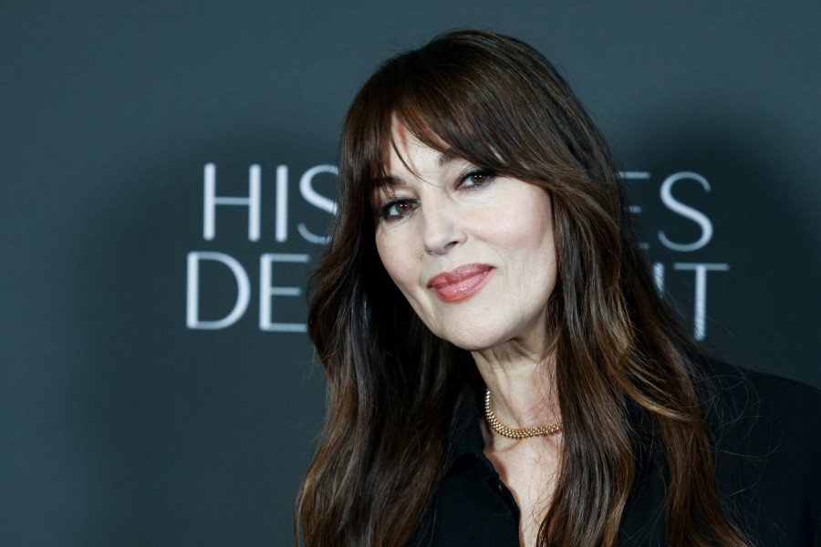 Monika Beluči (61) UKRALA ŠOU u Parizu: U crnom kombinezonu pokazala da je prava ELEGANCIJA bez roka trajanja (GALERIJA)