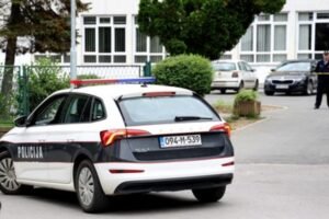 Muškarac stradao nakon pada sa zgrade sarajevskog tržnog centra! Na licu mesta veliki broj pripadnika policije