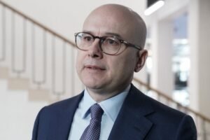 "NAROD DOBRO VIDI KO GRADI I SPAJA, A KO MRZI I RUŠI!" Vučević rasturio Đilasa:  Vučić nikada neće okrenuti leđa Republici Srpskoj!