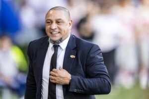 OD SVETSKOG TRONA DO NULE: Roberto Karlos otvorio dušu i priznao kako je preko noći izgubio sve!