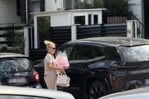 OVO JE VOZNI PARK LEPE BRENE: Ima auto i za pijacu, a ovaj je pazarila uprkos Bobinoj ZABRANI!
