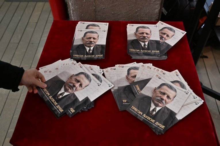 Izložba "Tragom ljudske duše"