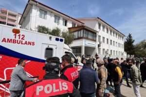 POČINIO KRVAVI PIR ZBOG DEVOJKE?! Napadač (15) dan ranije se potukao, pa došao sa SAČMARICOM I ZAPUCAO NA VRŠNJAKE: Novi detalji PUCNJAVE ISPRED ŠKOLE!
